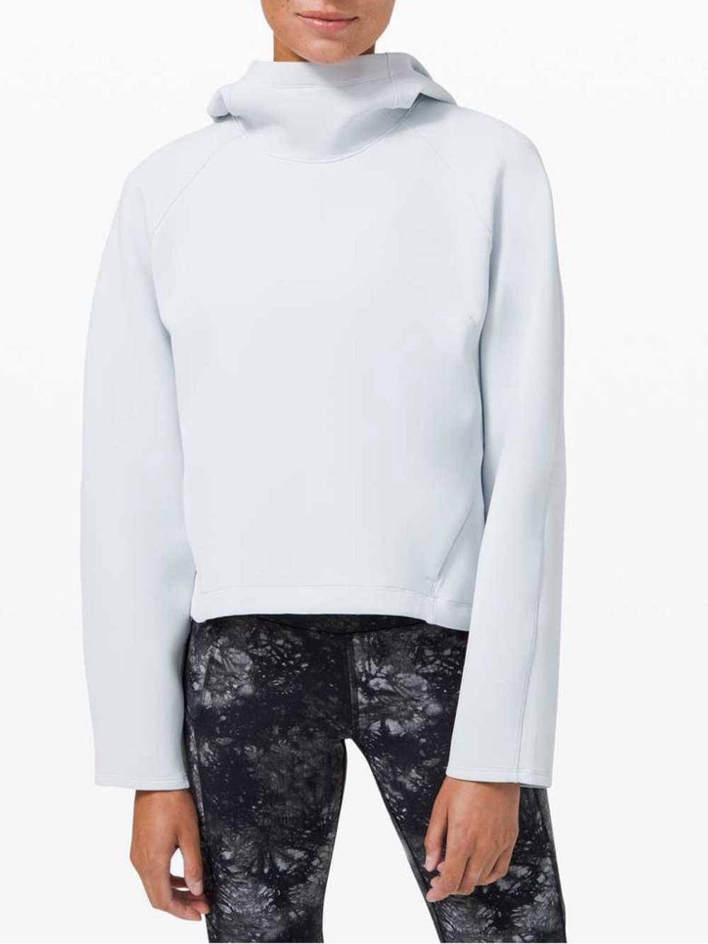 Lululemon AirWrap Pullover Hoodie
Sweatshirt Size 4 Alpine White Athleisure. G44
